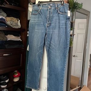 Old Navy Extra High Rise Sky-Hi Straight Jeans